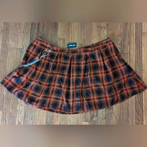 Plaid skirt with chain